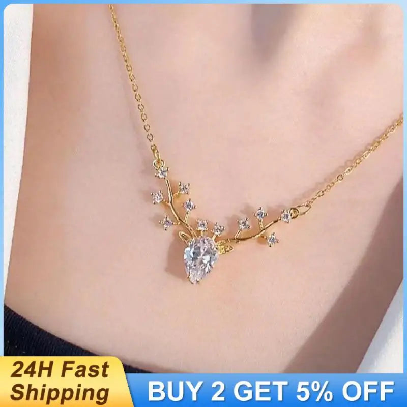 Fashion Little Elk Necklace Jewelry Women High-end Temperament Wild Stars Rhinestone Collarbone Chain Pendant Birthday Gift