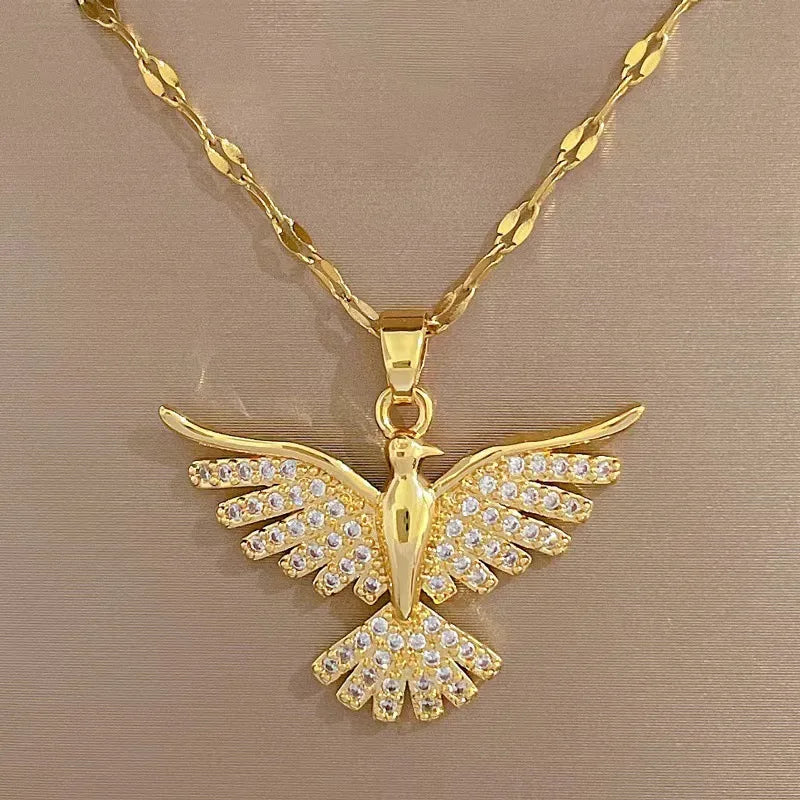 Fashionable Phoenix Necklace with Zircon Copper Inlaid Personality Pendant Necklace for Women Versatile Gold-Plated Jewelry